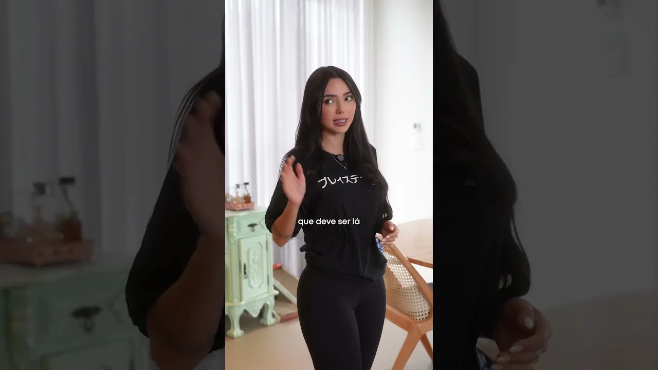 Nyvi_Estephan_Shorts_V-1