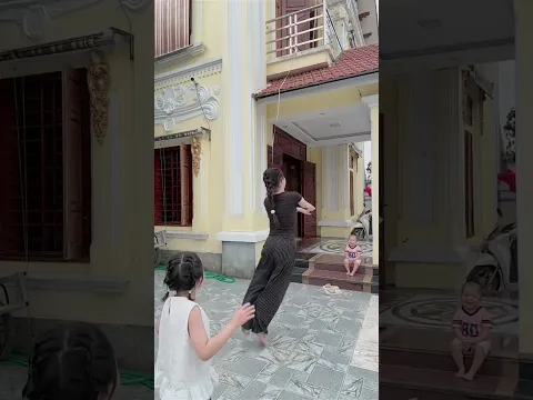 Ô nhảy kiểu gì đó