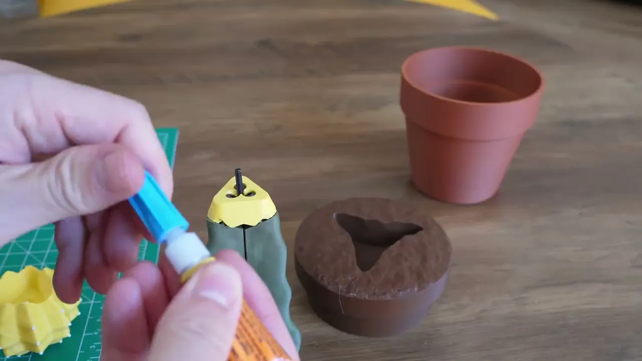 Phoney Cactus - Moon Cactus Phone Stand