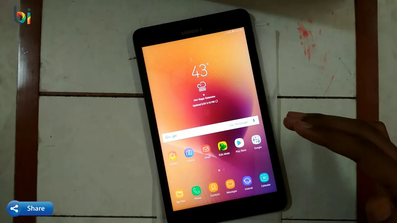 Tablet vs laptop. 