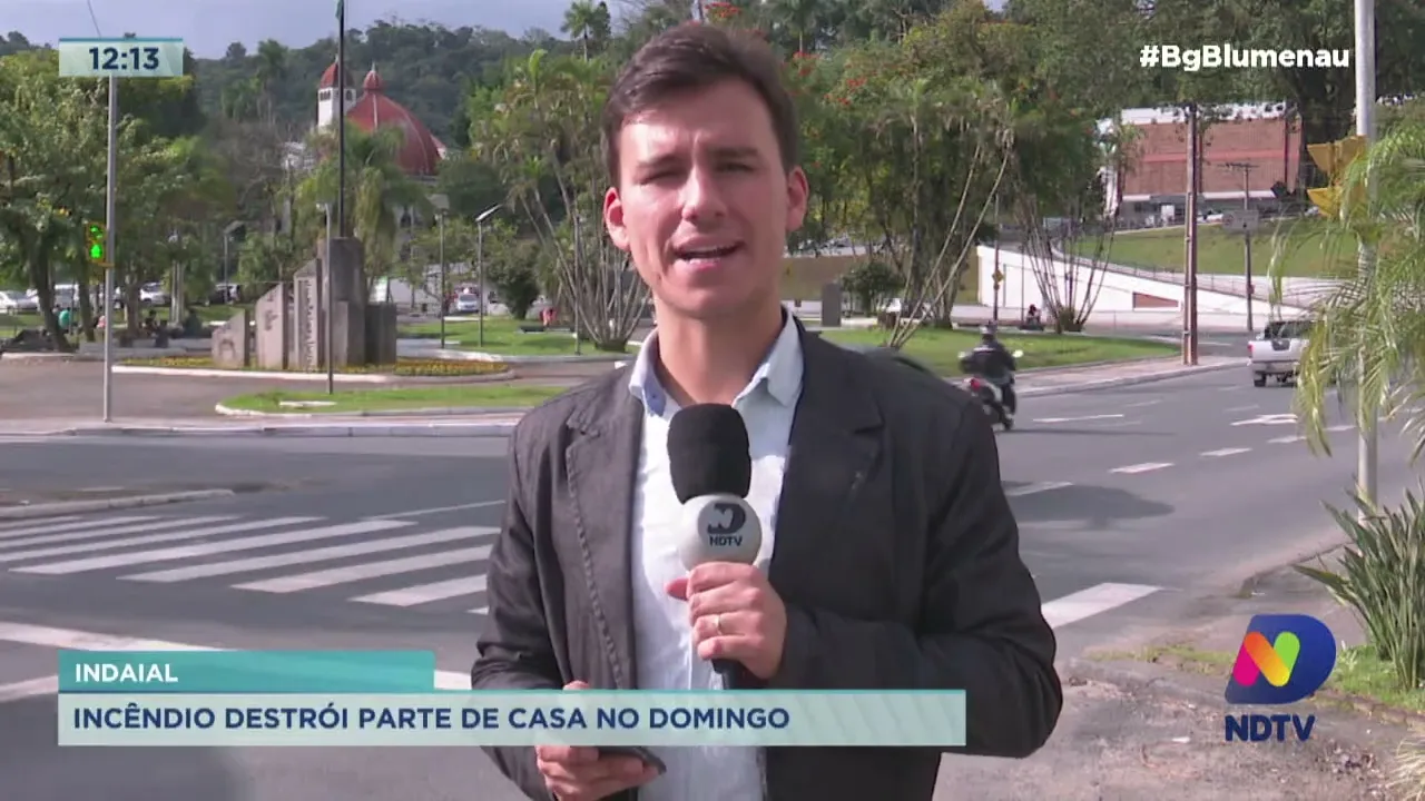 Indaial: incêndio destrói parte de casa no domingo (14)
