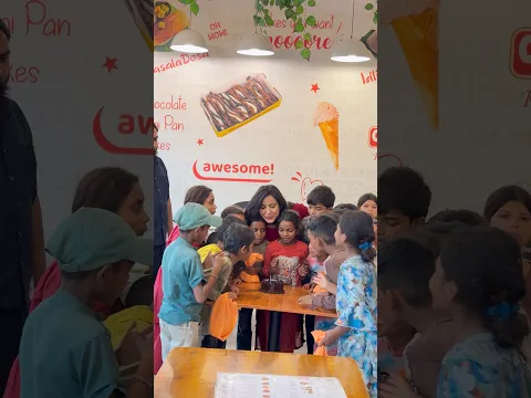 Khushiyan baantne se zindagi mein aur khushiyan badhti hain.❤️#youtubeshorts #shorts #humanity #ngo