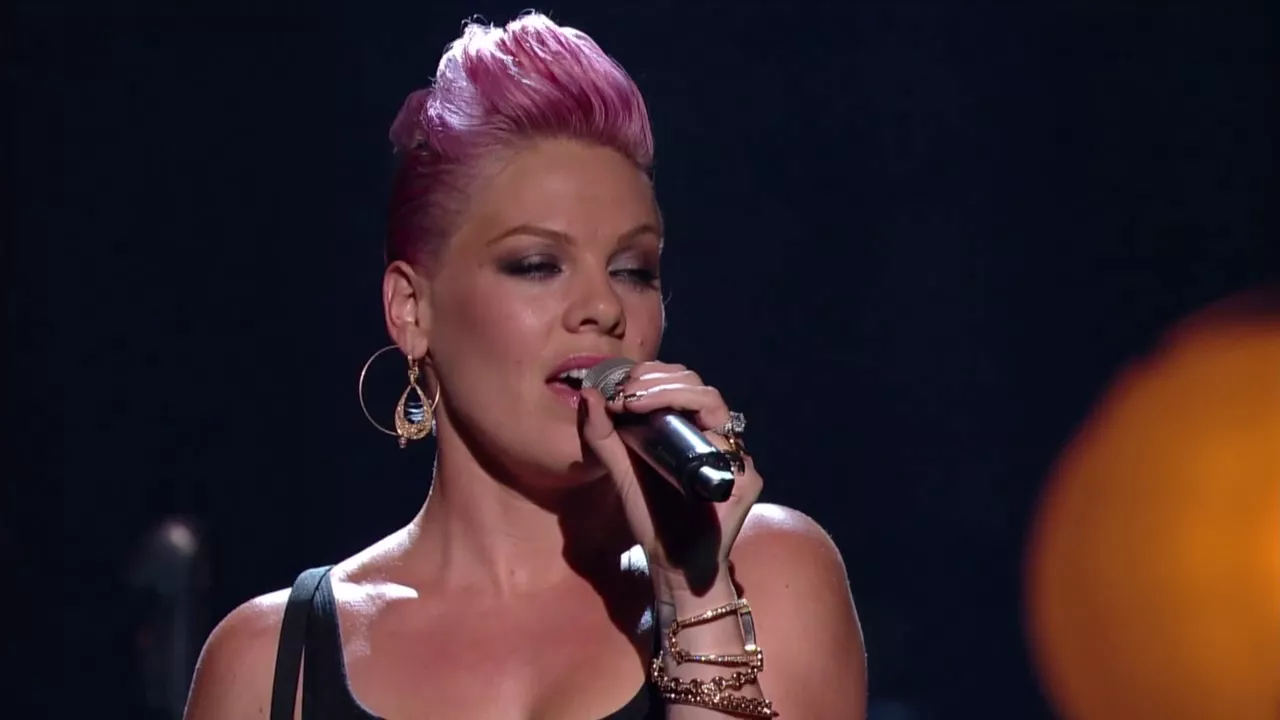 P!nk & Nate Ruess - Just Give Me A Reason (Live)