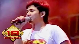 Download Ungu - Bayang Semu (Live Konser Solo 18 September 2006) MP3