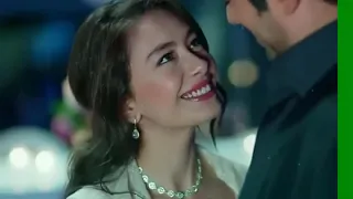 اول م  ره ق ابلتك فيها واول ك  لمه ناديتلك بيها واول لحظه حب دندنها