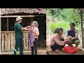 Download Lagu De aardige man is heimelijk verliefd op het meisje van het platteland en helpt haar in haar dagelijk