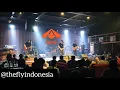 Lagu The Fly - Dan semua (live)