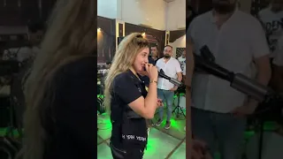   فيفي محمد   الدولااا    عاااملين قلباان هناااااا   دندنها