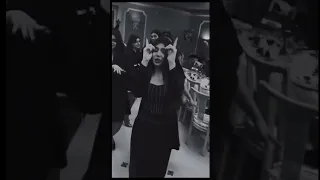 انت تحبني وهو يحبني وانا بينكم حيرانة 