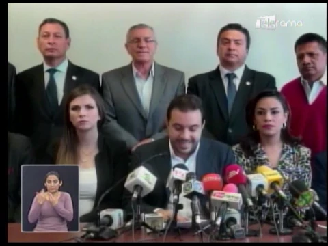 Oposición pide destitución de vicepresidente Glas