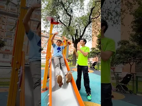 Tomy Engaña a los Niños en la Resbaladilla 🛝