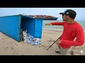 Download Lagu I found many new products that fell from the ship and were lost on the deserted beach