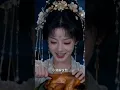 現代女穿越古代，皇帝一眼愛上納為後妃？ ——可是初夜太激烈，床塌了！皇帝不但沒生氣反而笑了？ ！