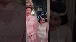 البواب مش عارف سميحة و سماح بسبب فساتين الفرح 