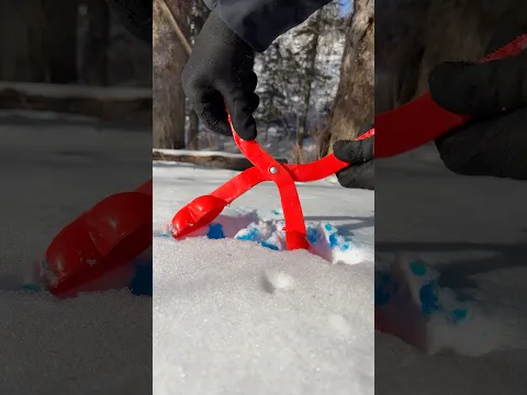 When a SNOWBALL turns into the PERFECT heart!! 💙❤️💙 #shorts #satisfying #christmas
