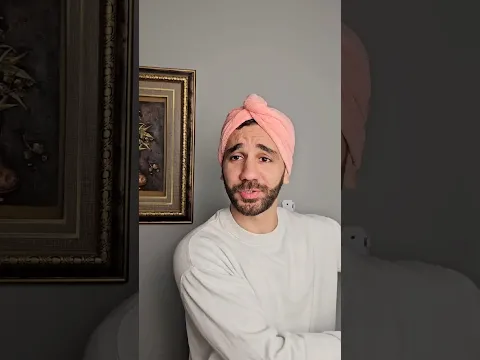 لما تكون نايم على الكنبه ويدخلو ضيوف
