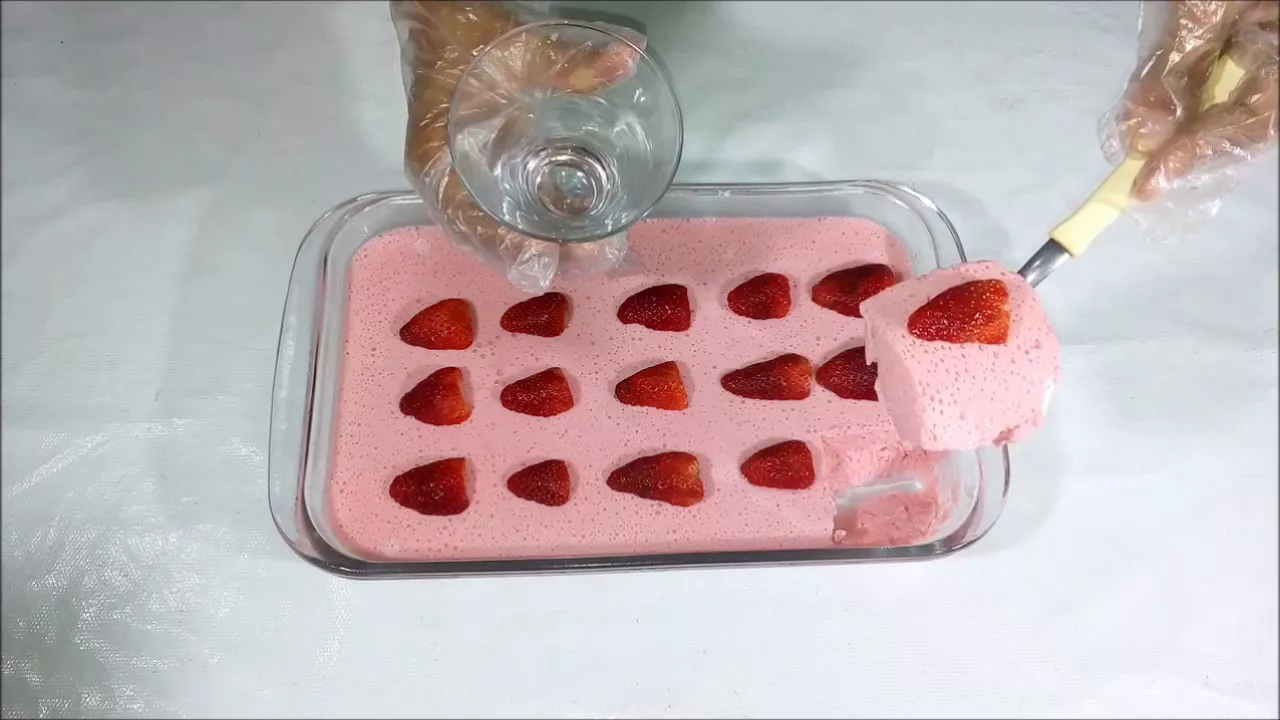 GELATINA #IOGURTENATURAL #SOBREMESA #SAÚDE #DOISINGREDIENTES. SOBREMESA TÃO FÁCIL QUE ATE O .... 