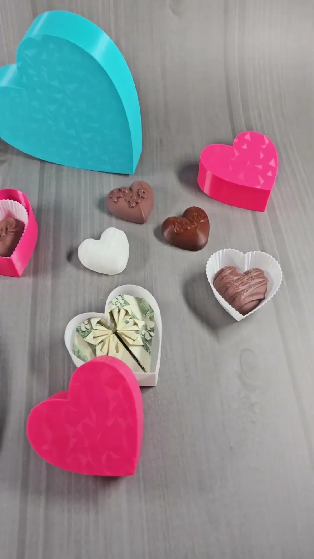Heart-shaped candy cups (Spiral vase mode) | #Valentines chocolates