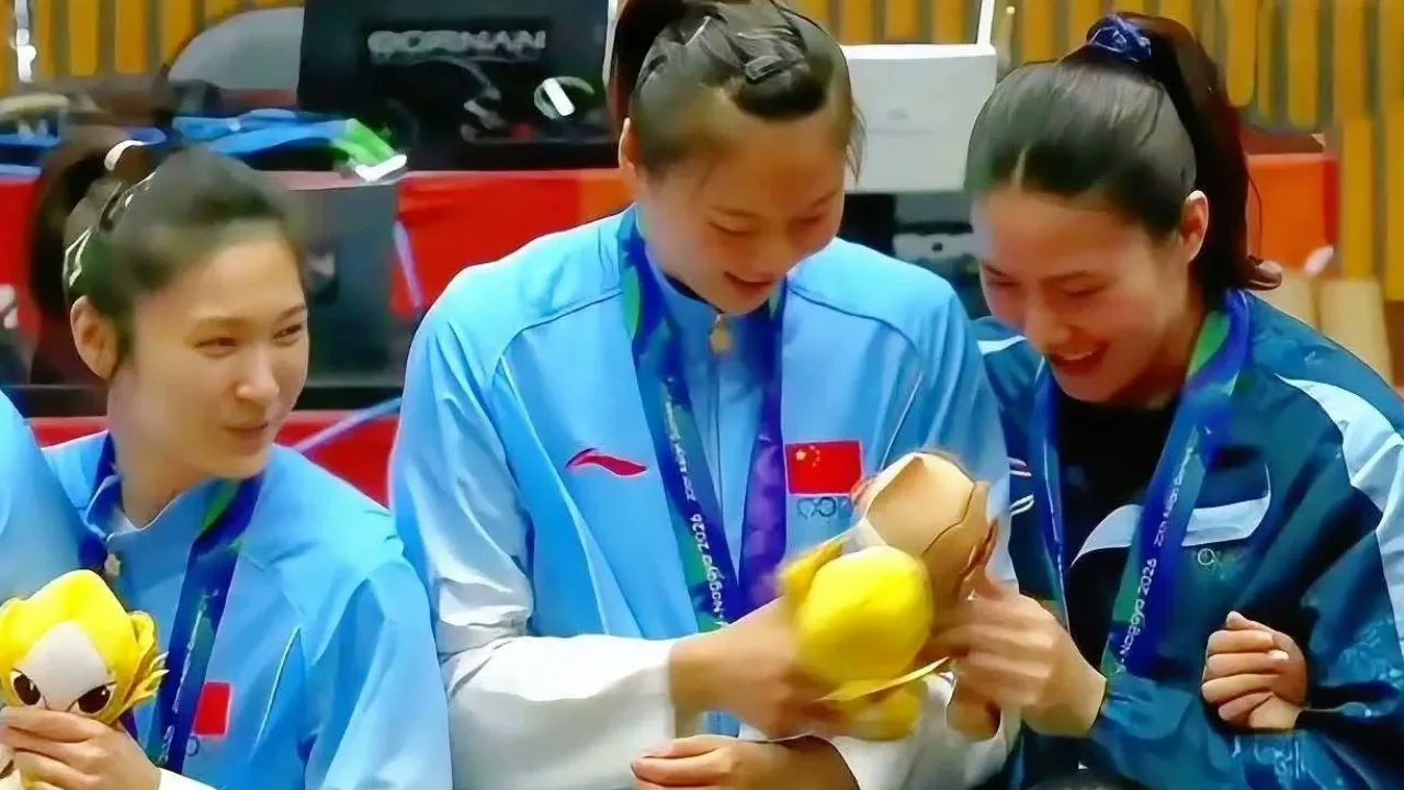 ภาพประทับใจวอลเลย์บอลเอเชียนเกมส์ สาวไทยแจกรอยยิ้มสร้างมิตรภาพให้ทั้งจีน ญี่ปุ่น เกาหลีใต้