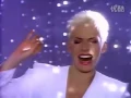 Download Lagu Annie Lennox \u0026 Al Green - Put A Little Love In Your Heart [HQ]