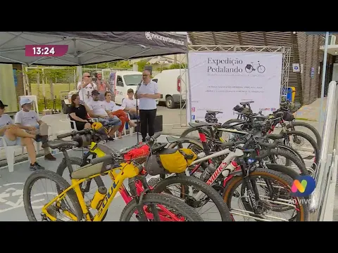 Expedição Pedalando doa bicicletário para Itajaí