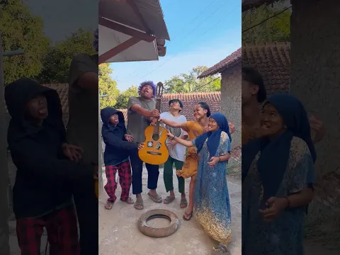 Gitar pengamen dulugdugdag berulah kocak #diy #kreatif #viral #art #craft