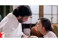 Download Lagu Aap Iss Duniya Ke Sabse Achche Papa Hain | Scene | Mohabbatein | Amitabh Bachchan, Aishwarya Rai