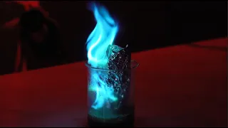 نار لونها ازرق سماوي دندنها