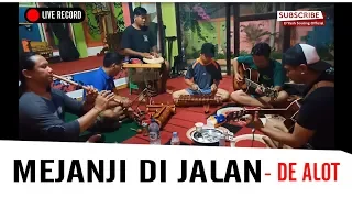 Download MEJANJI DI JALAN-DE ALOT (COVER BY D'YASH SOULING) MP3