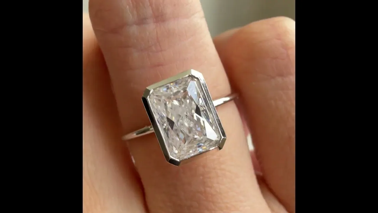 Nyla丨14K Solid Gold 2CT Solitaire Lab-Grown Diamond Bezel Engagement Ring
