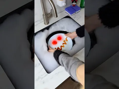 Never trust smiling plates😬