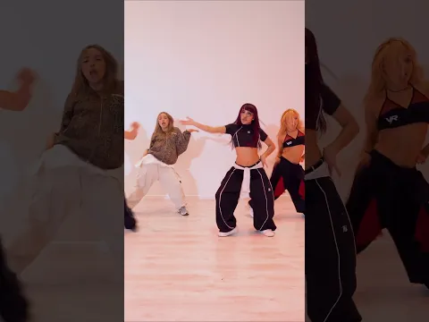 Así bailaron en clase Celeste , Juli y Dai #bbywow la coreo de esta semana 😎