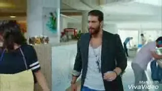 شفتها ودموعها شلال 