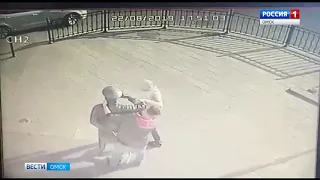 Неизвестные сломали памятник Городовому на Любинском проспекте Омска