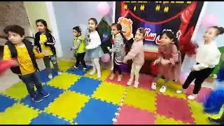 كل سنه وانتم واحنا طيبين عيد الطفوله 