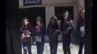 جايني ع مدرستي شب حليوه  يا ستي    دندنها