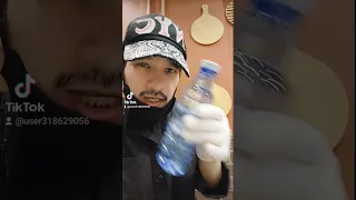 أنا ونشرب قليل من الماء المنعش ونبلش 