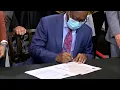 Here are the provisions of Mayor Turner s new executive order that seeks to prevent police bruta