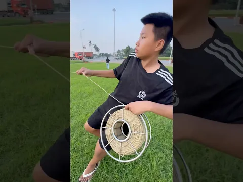 Thả diều bạn trẻ lớp 6 kéo diều rất khỏe thế mà lại hay luôn… #kite #layangan #patang #diềusáo #pipa