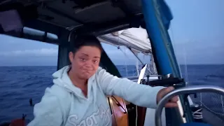 Sailing together. Поймали махи-махи. Попытка свернуть спинакер в 27 узлов ветра.