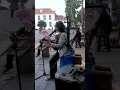 Download Lagu PLAYING 2 MUSICAL INSTRUMENTS, A UNIQUE AND CREATIVE BUSKER IS CONFIDENT WITH HIS MELONY VOICE