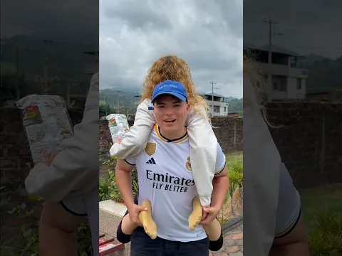 QUE TIENE SILVIA EN LA MOCHILA