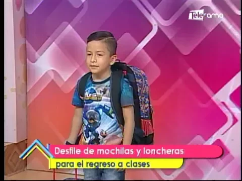 Desfile de mochilas y loncheras para el regreso a clases