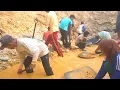 Download Lagu EEN RIJK DORP ,! MET TRADITIONELE GOUDEN PANNING