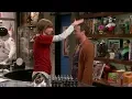 Video di The Big Bang Theory - Stuart flirts with Denise