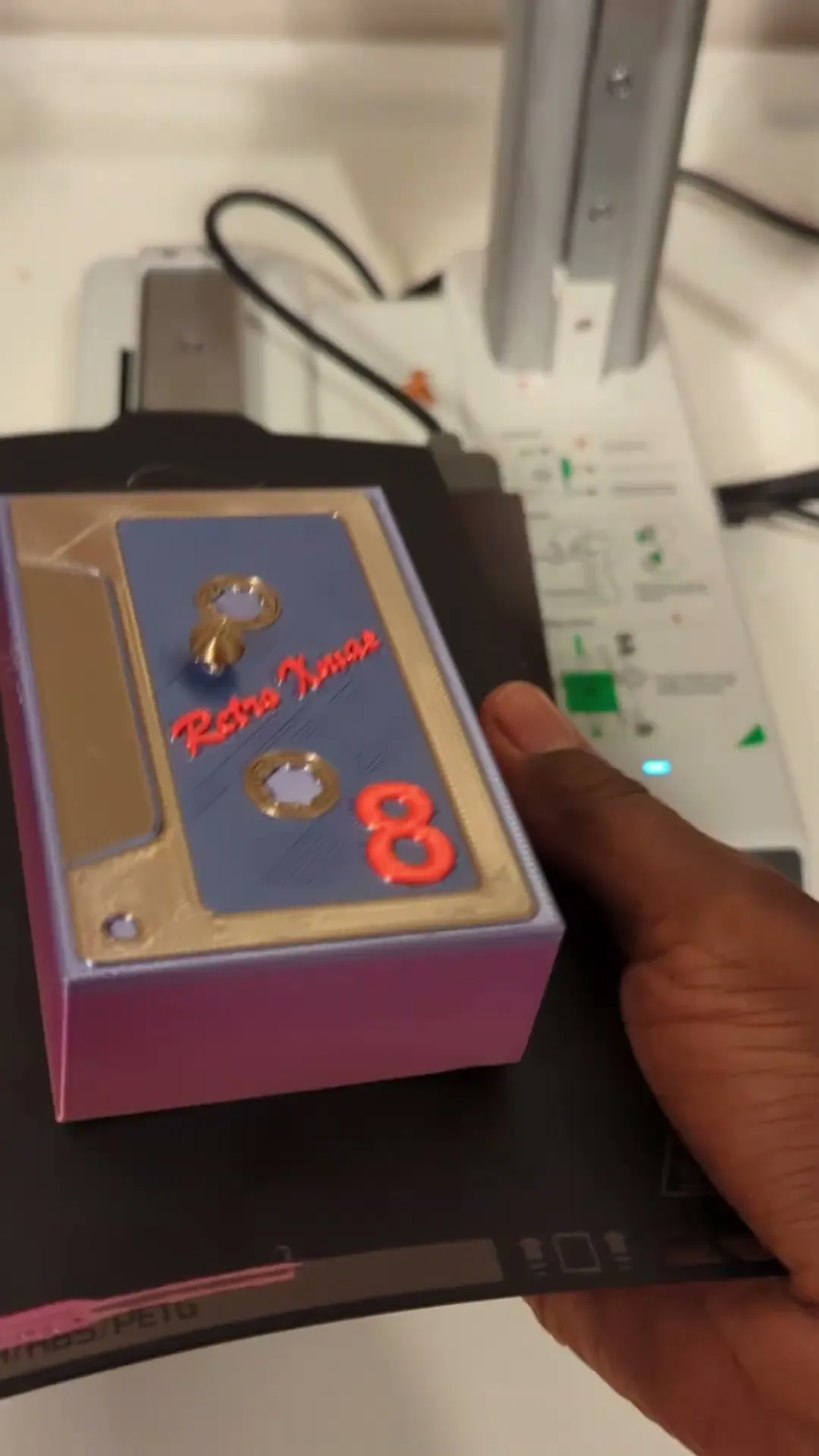 Retro day 8-box.stl