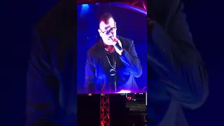 عمال يحكيلى عنها  هشام عباس دندنها