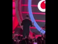 عمرو دياب اغنيه اللوك الجديد لاول مره لايف