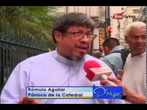 Cruz de la Catedral de Guayaquil cae al retirarla para reestructuración