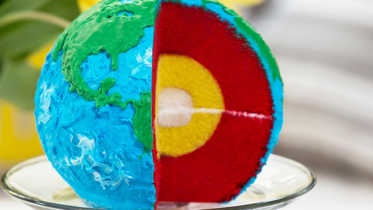 LAYERED EARTH CAKE - NERDY NUMMIES